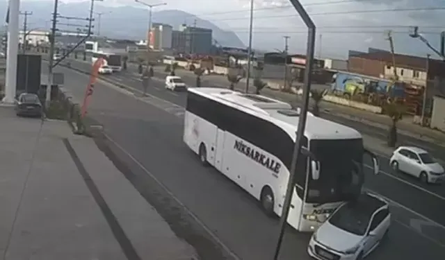 Niksar’a Ait Yolcu Otobüsü Turgutlu’da Kazaya Karıştı: 3 Yaralı