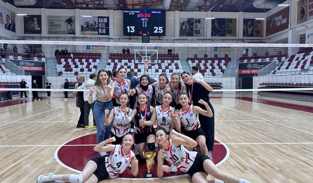 Erbaa’nın Sultanları Tokat Şampiyonu! Kupa Erbaa Gençlik Spor’un