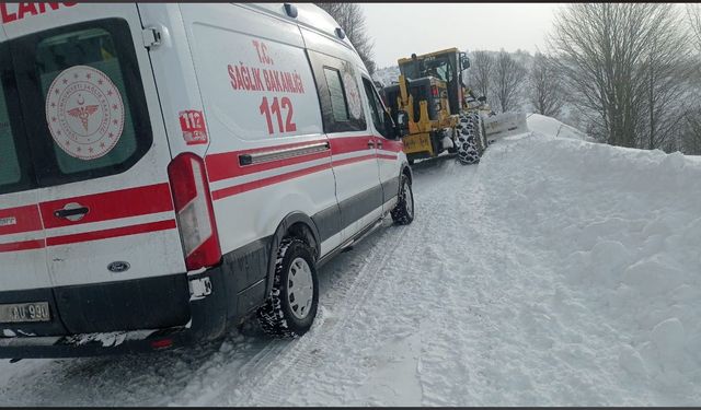 Erbaa’da 60 Köy Yolu Ulaşıma Kapandı: Hasta Nakilleri İçin Yollar Bir Bir Açılıyor!