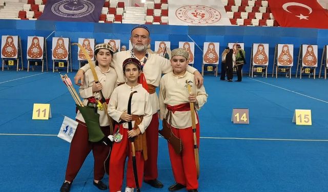 Erbaa’nın Genç Okçuları Türkiye’yi Salladı! Kütahya’dan Madalyayla Döndüler