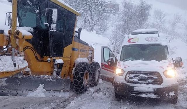 Erbaa’da Zamanla Yarış: Kar Engelini Aşan Hasta Kurtarma Operasyonu