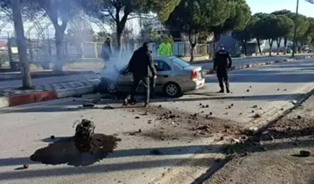 Polis Takibindeki Araç Refüjdeki Ağaca Çarptı: 2 Yaralı