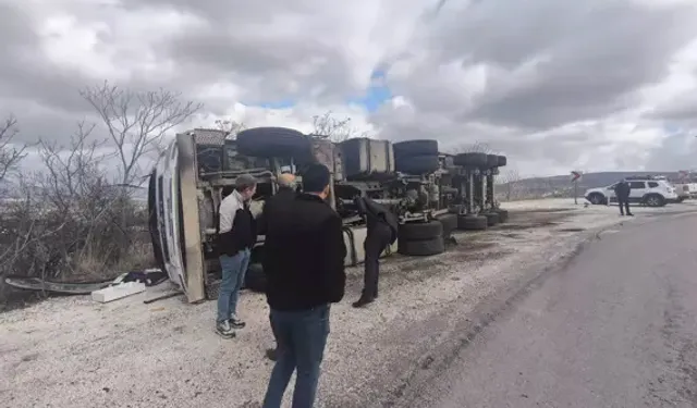 Burdur-Isparta Yolunda TIR Devrildi