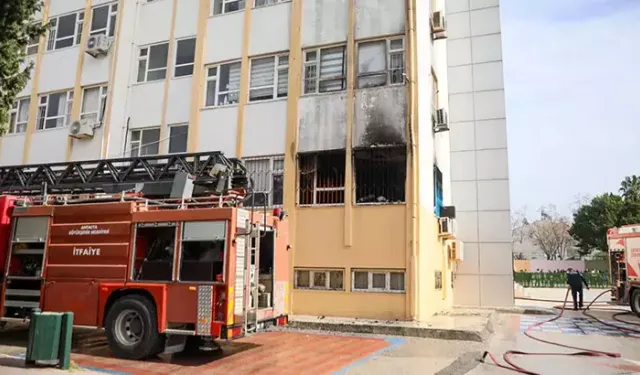 Okulda Yangın Paniği: Kayıp Öğrenci Ambulansta Çıktı!