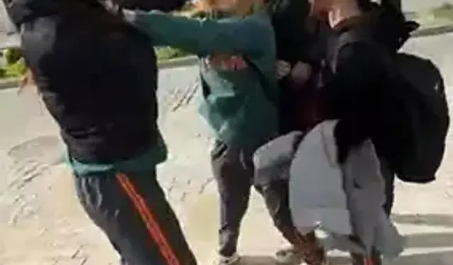 14 Yaşındaki Öğrenciye Zorbalık Kamerada