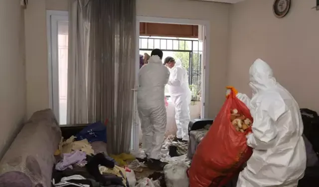 Toroslar’da Çöp Evden 8 Ton Atık Çıktı