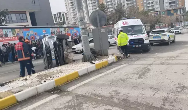 Artuklu’da Cip Devrildi: 2 Yaralı