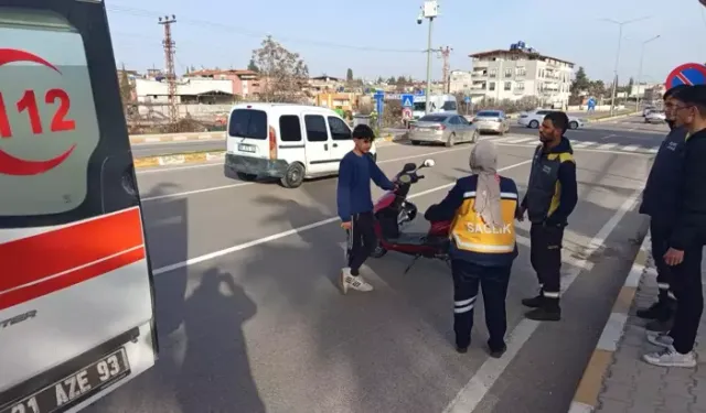 Elektrikli Motosikletin Çarptığı Yaya ve Sürücü Yaralandı