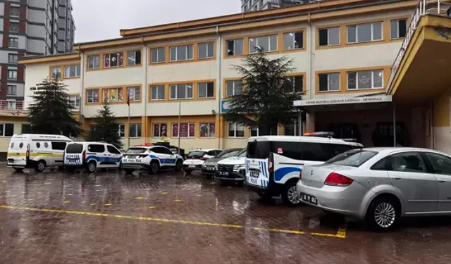 Kayseri’de Ortaokulda Bıçaklı Kavga: 1 Yaralı