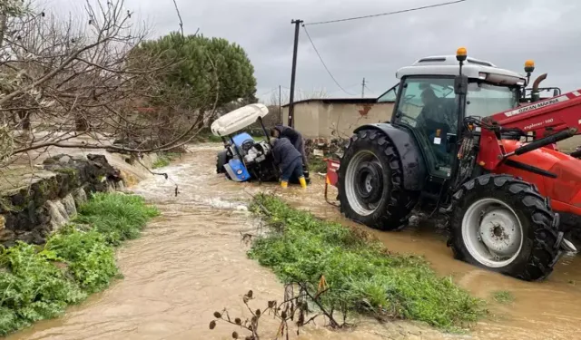 Kula’da Sağanak Taşkına Yol Açtı