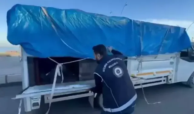 İskenderun’da Kamyonette 19 Kaçak Göçmen Yakalandı
