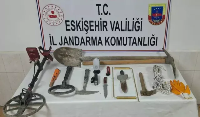 İzinsiz Define Kazısı Yapan 3 Kişi Suçüstü Yakalandı