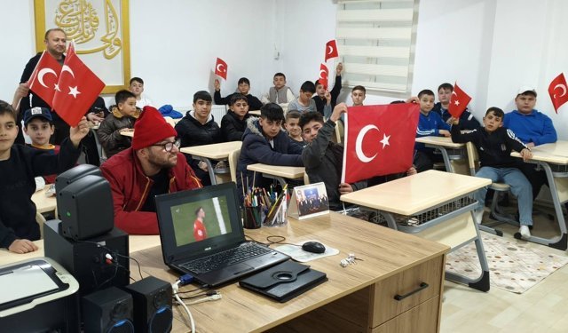 Gençler Milli Heyecanı Diyanet Gençlik Merkezi’nde Yaşadı