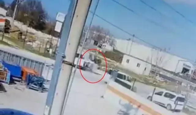 Bursa’da Minibüse Çarpan Motosiklet Sürücüsü Yaralandı