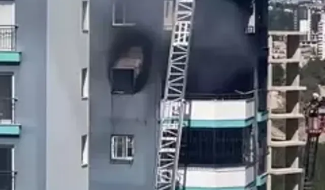 Adana’da Yangında Mahsur Kalan Baba ve Bebeği İşçi Kurtardı