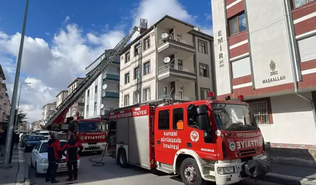 Binanın Bacasında Yangın: İtfaiye Hızla Müdahale Etti