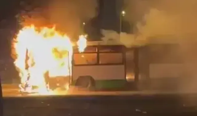 Kayseri’de Seyir Halindeki Halk Otobüsü Alev Aldı