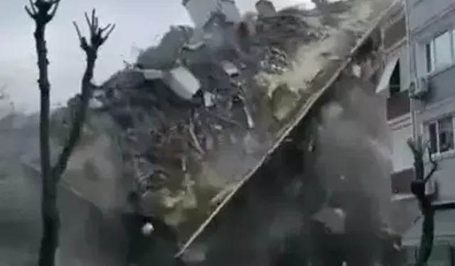 Avcılar’da Yıkımda 5 Katlı Bina Aniden Çöktü