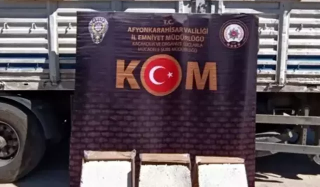 Afyonkarahisar’da Kaçak Makaron Operasyonu: 2 Gözaltı
