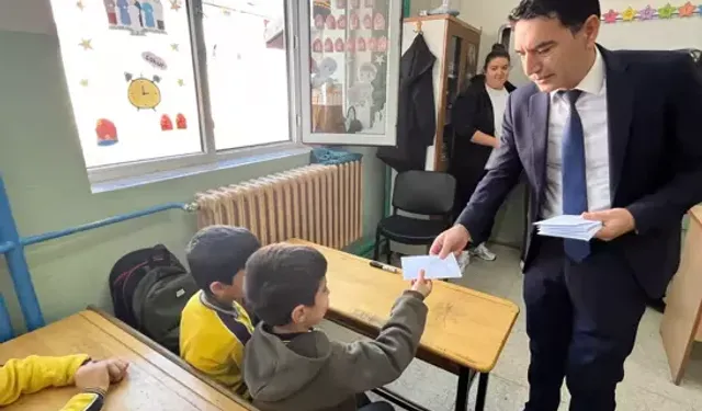 Başkan Toy’dan Öğrencilere Bayram Harçlığı