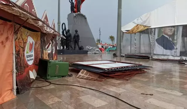 Kuvvetli Rüzgar Çatıları Uçurdu, Stantları Yıktı