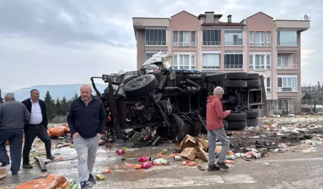 Vezirköprü’de 5 Araç Kazası: 19 Yaralı