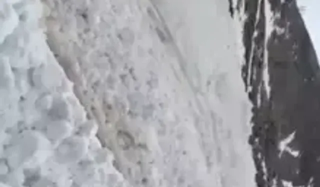 Hakkari’de Çığ Anı Cep Telefonuna Yansıdı