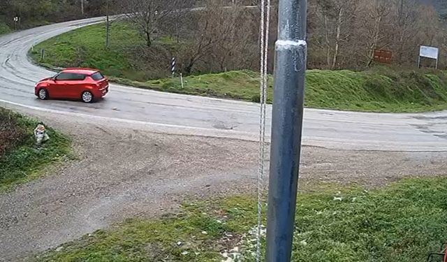 O Viraj Yine Affetmedi: Niksar’da Kaza Anı Kamerada!