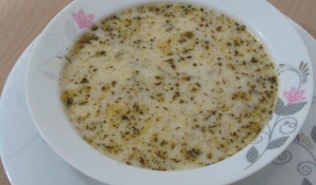 Erbaa’da Ramazan Sofralarının Vazgeçilmezi: Yoğurtlu Sıkma Tarhana