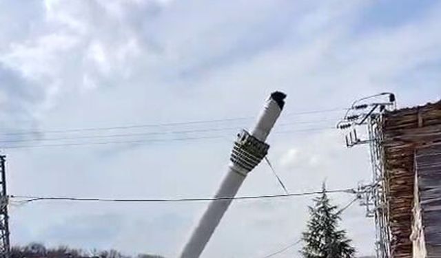 Erbaa’daki Depremde Hasar Gören Minare, Kontrollü Olarak Yıkıldı