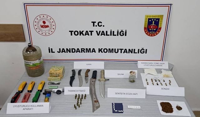 Zile’de Jandarmadan Uyuşturucu Operasyonu: 4 Şüpheli Yakalandı