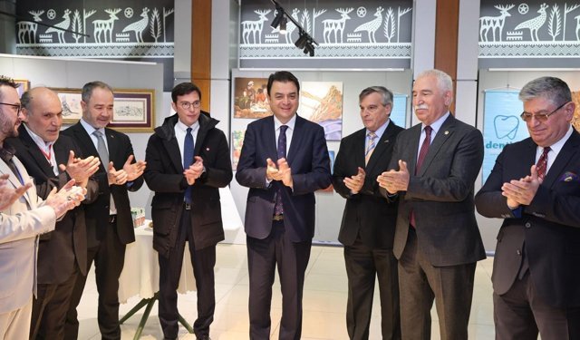 Tokat’ta Sanatın Kalbi Şehir Müzesi’nde Atıyor: "TBMM 103+103" Sergisi Kapılarını Açtı!