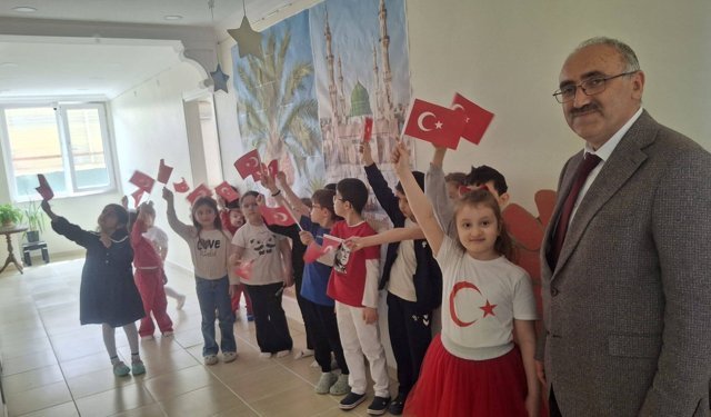 Erbaa'da 4-6 Yaş Grubu Kurslarda 23 Nisan Coşkusu: Minik Kalpler Türk Bayraklarıyla Süslendi