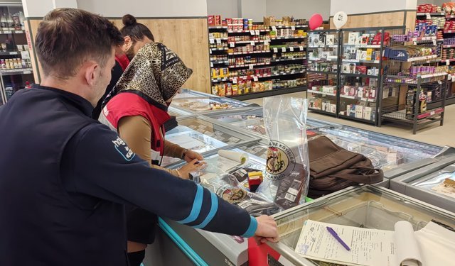 Turhal’da Gıda Güvenliği İçin Sıkı Takip: Numune Alımları Devam Ediyor