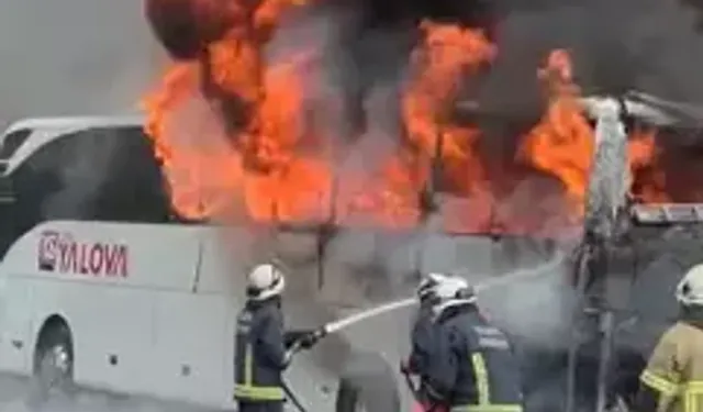 Yalova’da Yolcu Otobüsü Yandı, Yolcular Tahliye Edildi