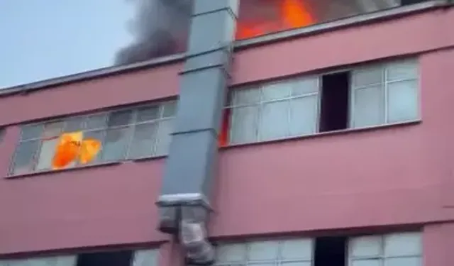 Başakşehir’de Plastik Tesisinde Yangın Kısa Sürede Söndürüldü