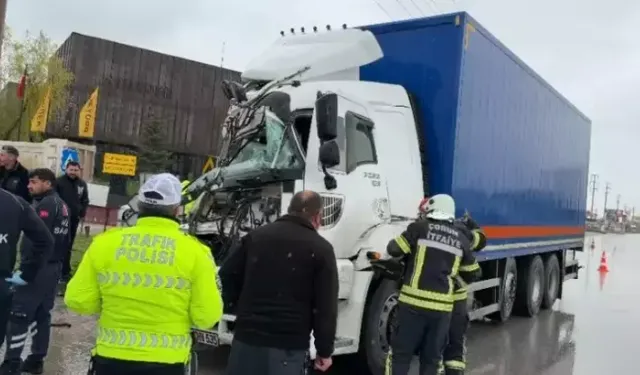 Çorum’da Kamyon Kazası: Sürücü Araçta Sıkıştı