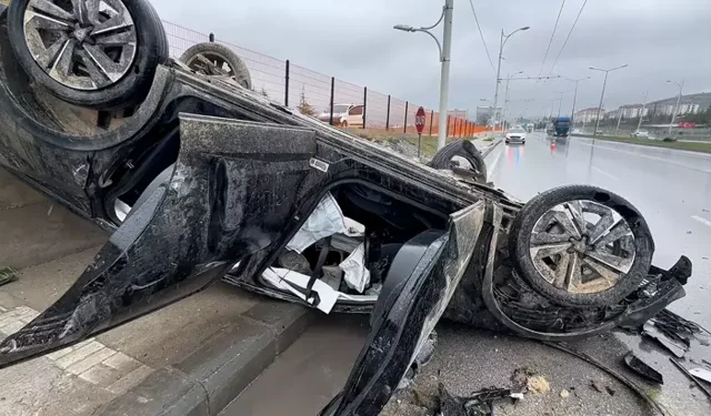 Malatya-Elazığ Yolunda Kaza: 5 Kişi Sağ Kurtuldu
