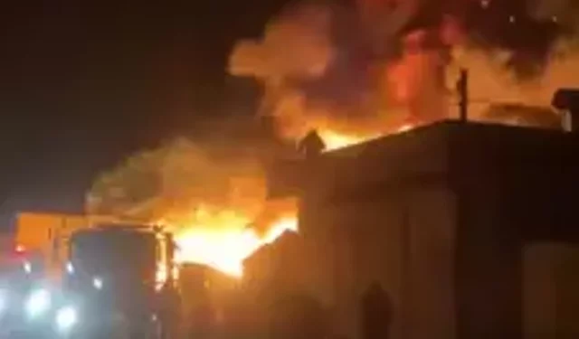 Kozan’da Arazideki Sulama Boruları Alev Aldı