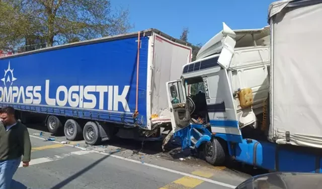 Akçaabat’ta 2 TIR ve 1 Otomobilin Karıştığı Zincirleme Kaza