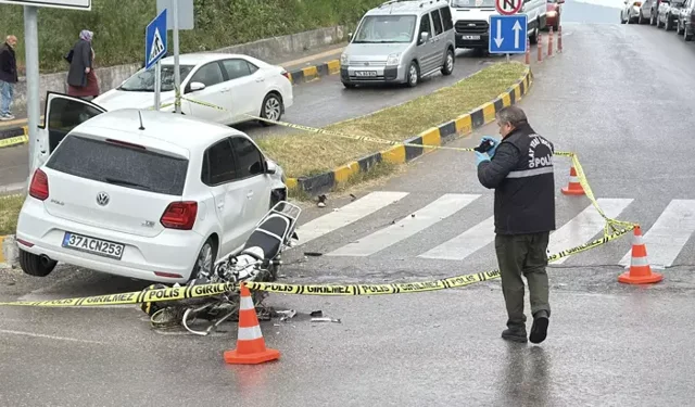Motosiklet ve Otomobil Çarpıştı: 3 Yaralı, 2’si Ağır