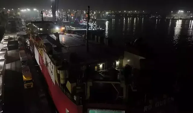 Yanan Odunlarla İş Yerine Saldırı: O Anlar Kamerada