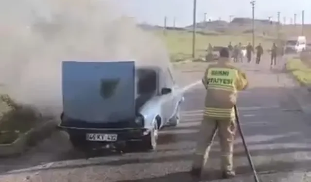 Seyir Halindeki Otomobil Alev Aldı, Sürücü Yaralandı