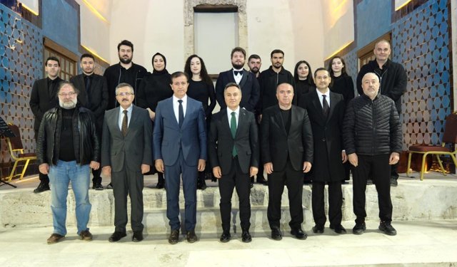 Gökmedrese’de Müzik Ziyafeti: Nihâvend Makamı Sanatseverleri Büyüledi