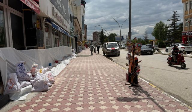 Almus Barajı’nda Taşkın Alarmı: Turhal’da Esnaf Kepenk Kapattı