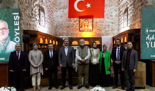 Tarihi Medresede Huzur Dolu Söyleşi: Yunus Emre Tokatlılarla Buluştu