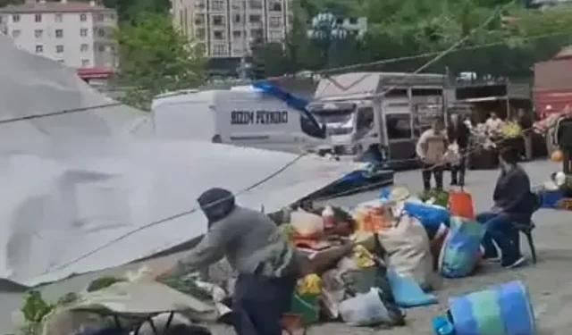 Borçka’da Fırtına Pazarı Dağıttı, Tezgahlar Devrildi