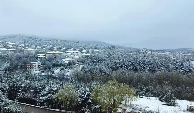 Yozgat’ta Mayısta Kar Sürprizi, Şehir Beyaza Büründü