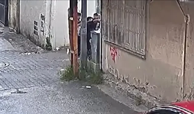 Adana’da Sokakta Yaşayan Adam 3 Çocuk Tarafından Darbedildi