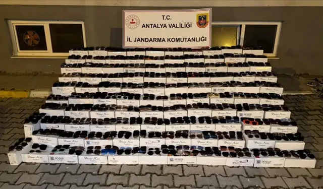 Alanya’da 10 Bin Kaçak Güneş Gözlüğü Ele Geçirildi!